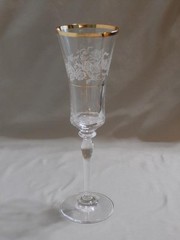 4 Mikasa Antique Lace Champagne Flutes 6 Ounce 9 1/8″ Middle White Flowers