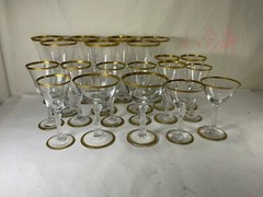 VV99 Set of 20 Fostoria Five Different Sizes of Gold-Rimmed Wine Glass For Adult