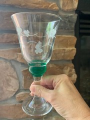 EAMON Irish Etched Shamrock Wine Glasses Set Of 3 Goblets Clear W/ Green 7”
