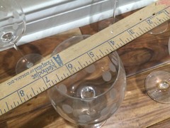 TWO Mikasa Cheers Collection 21oz White Wine Chardonnay Glass lines, dot vertica