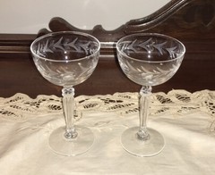 VTG CORDIAL GLASSES (2) ETCHED CUT LEAF VINE RING BAND FACETED STEMS 5-1/4”H EUC