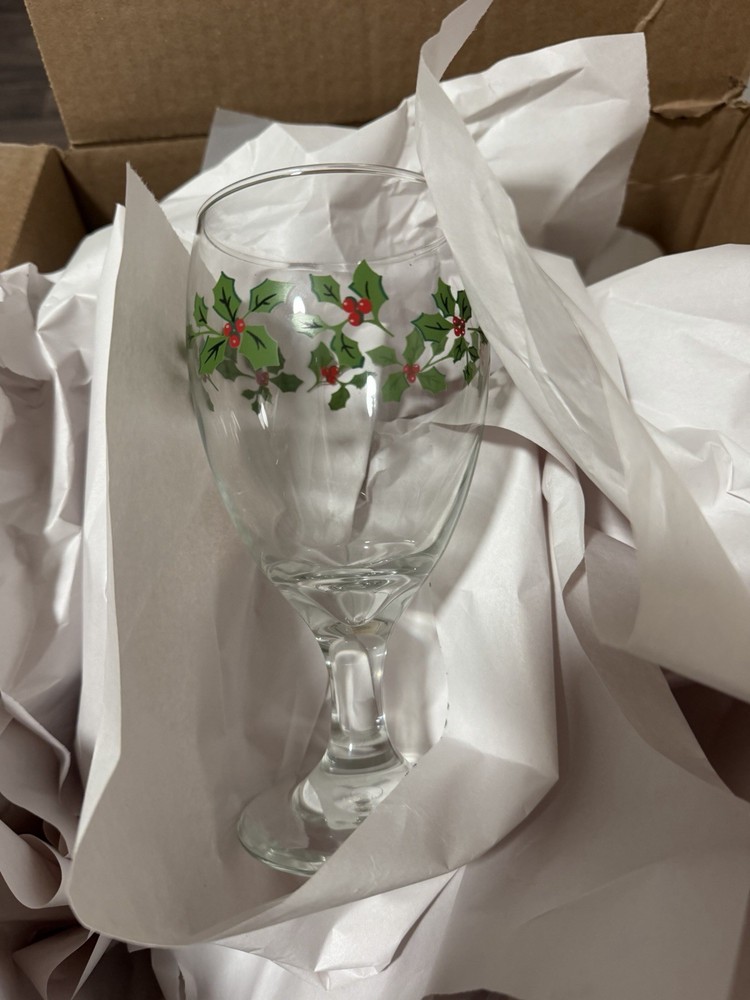 6x Libbey Greenbrier Christmas Holly Berry Vintage Glass Goblets 7″ Discontinued