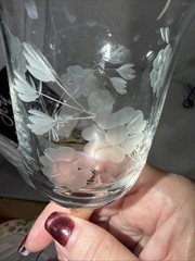 Vintage -Set of 2- Romanian Etched Wine Glasses Floral Pattern 7.5″ H 5 oz. EUC!