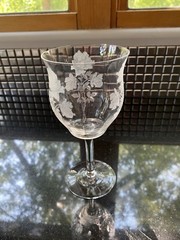 VINTAGE Raised Etched Roses Clear Glass Water Goblet 6.75″H
