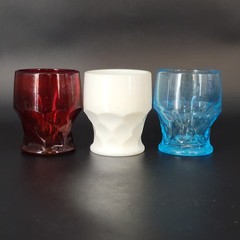 Set of 3 1960s Georgian Honeycomb Pattern Glass Tumblers Red White Blue 4″ T