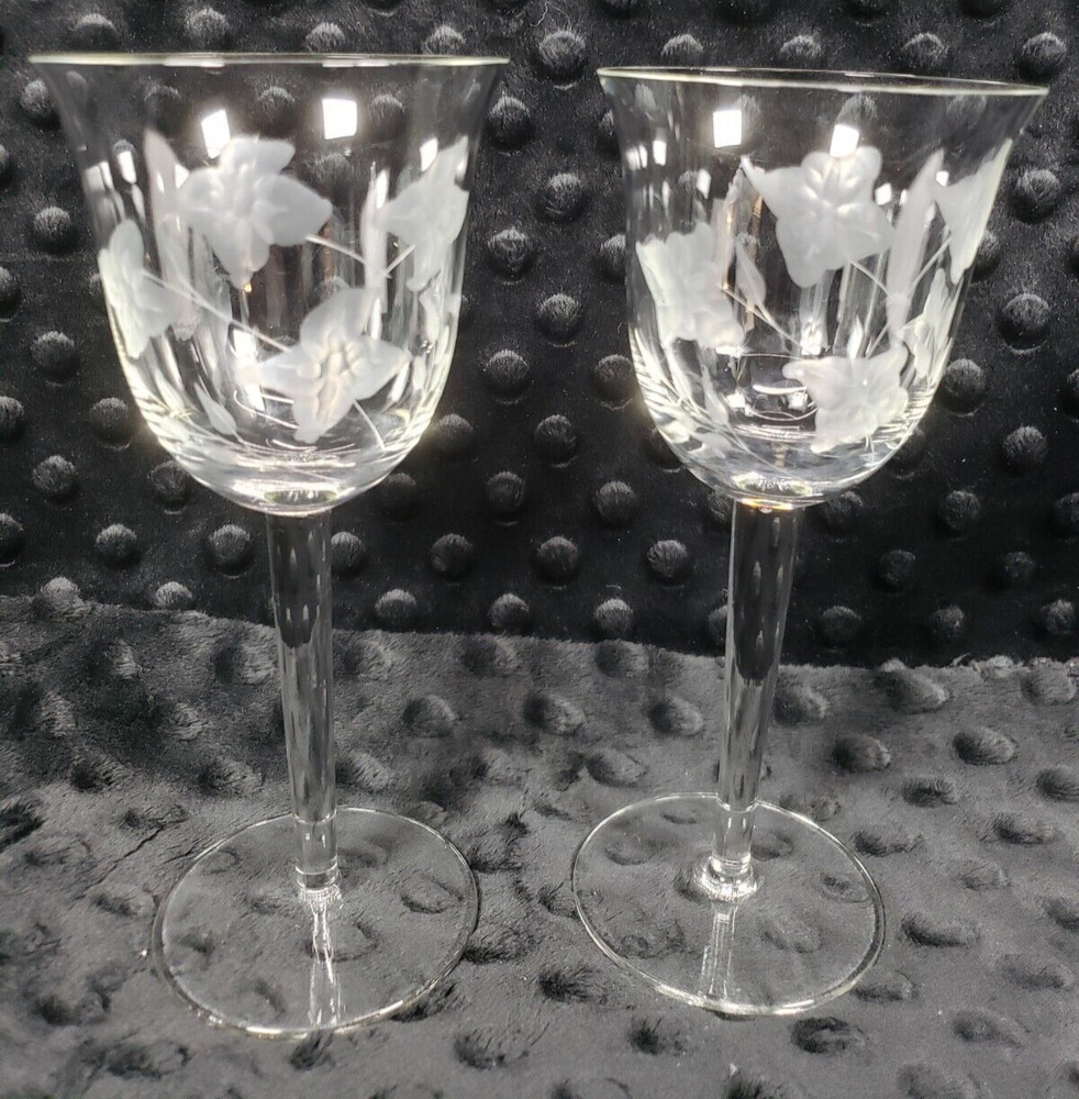 2 Vintage Crystal Clear Industries Dahlia Made In Romania Blown Glass Wine Glass