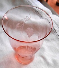 8 Oz Tumbler Pink DG Etched Grapes Blown Glass 5 1/4″ Unknown Manufacturer