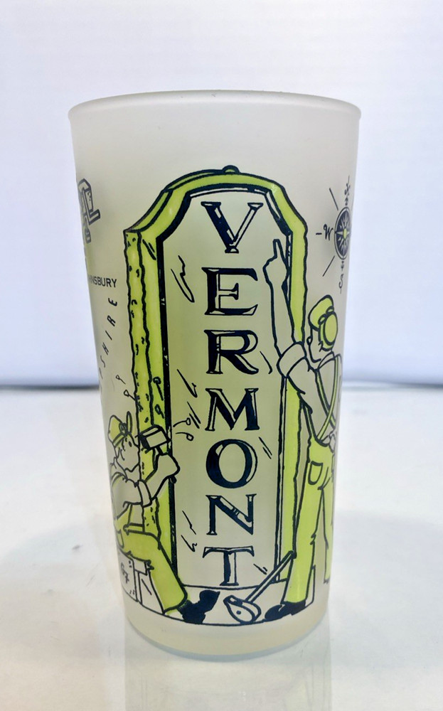 VINTAGE 1950S HAZEL ATLAS FROSTED STATE SOUVENIR GLASS TUMBLER «VERMONT» EUC