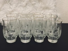 12 Vintage Libbey Arby’s Christmas Winter White Frosted Pine Trees Glasses Gold