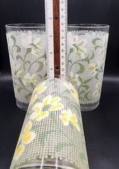 VTG Green / Yellow Drinking Glasses Needlepoint/Cross Stitch Tumbler (Pasinski?)