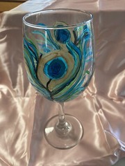 HANDPAINTED WINE/WATER GOBLET EYE OF THE PEACOCK FEATHER 9” GORGEOUS!