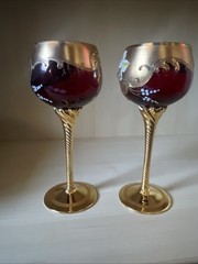 GlassOfVenice Set of Two Vecchia Murano Glass Wine Glasses 24K Gold Leaf – Red