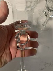Beautiful Set Of 4 Clear 8 Inch Wineglasses