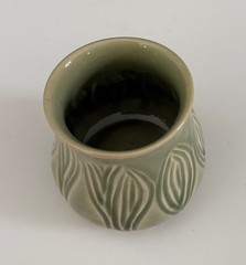 Lynn Trott Studio Art Pottery 3 1/4″ Glossy Carved Celadon Green Cup