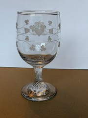 VINTAGE EAMON Etched Wine Glass CLADDAGH & SHAMROCK Design