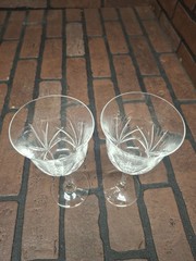 2 Wine Goblet Glass Towle 24% Lead Crystal Fan Agave Pattern