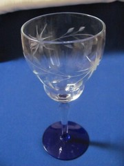 VINTAGE ELEGANT GLASS CRYSTAL ETCH TALL WATER GOBLETS BLUE FEET 7 3/4″ H 6 PCS.