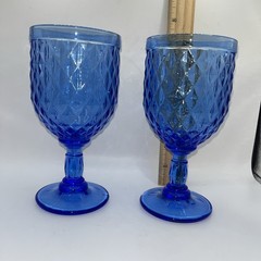 Beautiful Blue Water Or Wine Goblets. No Chips Cracks Or Flaws. EUC Set of 2