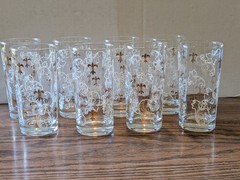 Vintage Set of 8 1950s-1960s Tumblers w/White & Gold Pattern