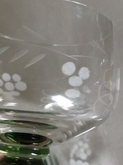 2 VTG LUMINARC ETCHED WINE GLASSES GREEN BEEHIVE STEM GRAPE VINE 100 ML