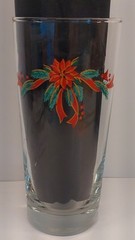 2 TIENSHAN FAIRFIELD POINSETTIA & RIBBONS GLASS TUMBLERS 6 1/4″H CHRISTMAS 16oz