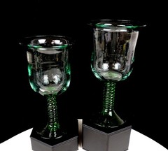 STUDIO ART GLASS HAND BLOWN GREEN SPIRAL STEM 2 PIECE 6 3/4″ GOBLETS