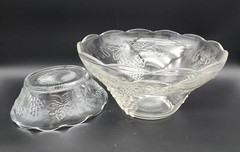 Vintage Glass Punch Bowl Grape Vine Party Set with 12 Cups and Stand.
