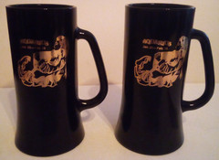 2 VTG TIARA INDIANA GLASS AQUARIUS BEER MUGS STEINS BLACK AMETHYST ZODIAC W