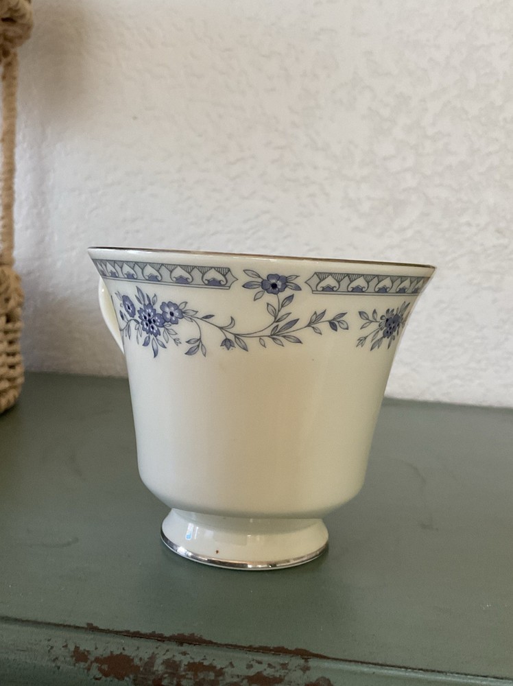 Minton Bone China Bellemeade tea cup coffee cup drinkware MINT Vintage cafe mug