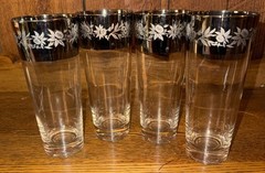 (4) Beautiful VTG Dorothy Thorpe Silver Rim Tumblers Glasses with Flowers Design