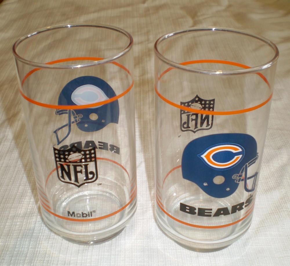 Set of 2 Vintage Libbey / Mobil Gas Glass Chicago Bears Helmet Drink Tumblers