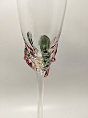 ION TAMAIAN~BLOWN ART GLASS ~12.5″ CHAMPAGNE FLUTE~PINK GREEN CLUSTER~AMBER BASE
