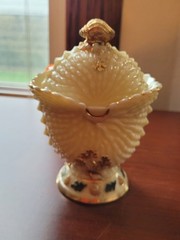 Nice Northwood Custard Glass Nautilus (Argonaut Shell) Hand Painted Sugar