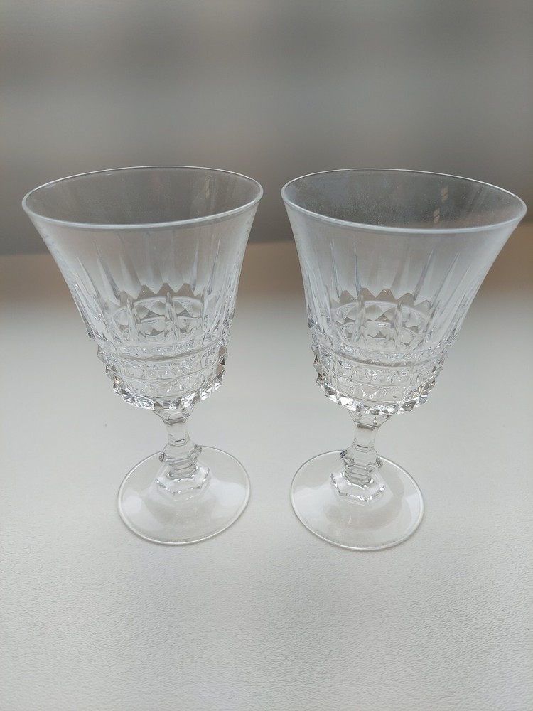 W.M. Dalton French Lead Crystal Unit No. 2 Wine Glasses, Set Of 2 with Box