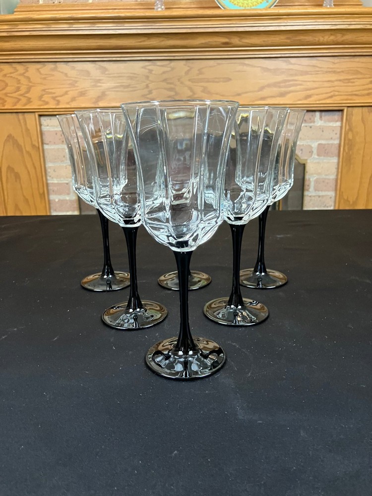 Octime Black by Arocroc – Six Vintage All Purpose Goblets