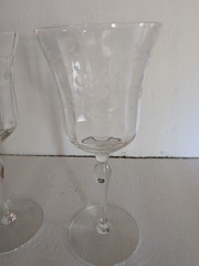 Set of 2 Etched Floral & Leaf designs Crystal Wine Glasses