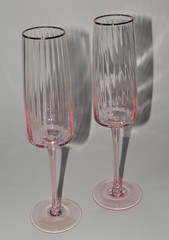 Set of 2 Pink & Gold Fluted Glass Champagne Flutes 9 inch 6.4 Oz