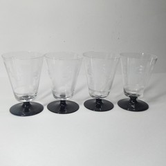 Art Deco 4 Footed Glasses Set 4 3/8″ Etched Pattern Black Base