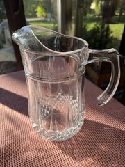 Cristal D’Arques Durand Longchamp 9 1/2″ Crystal 48 Oz Glass Pitcher w/ Ice Lip