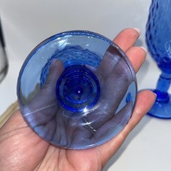 Beautiful Blue Water Or Wine Goblets. No Chips Cracks Or Flaws. EUC Set of 2