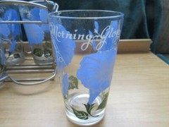 Vintage 8 Peanut Butter 5″ Glasses Blue White Morning Glory w Teakwood Carrier