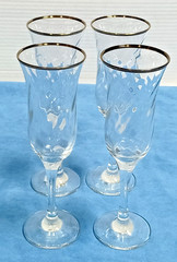 Platinum Trim Clear Swirl Fluted Champagne Glasses 8 1/4″ H -Set of 4