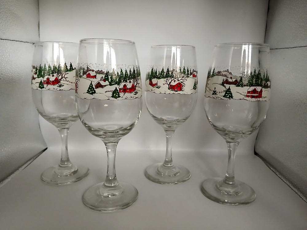 4 Vintage Winter Village Water Goblets by Libbey Glass 7 3/4″