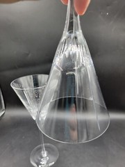2 Unmarked High Quality Crystal Toasting Champagne Flute Star Beams