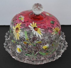 Hobbs Cranberry Floral Enamel Optic Cheese Dome