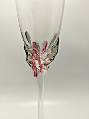 ION TAMAIAN~BLOWN ART GLASS ~12.5″ CHAMPAGNE FLUTE~PINK GREEN CLUSTER~AMBER BASE