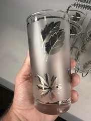 Vintage Mid- Century Modern Leaf Pattern Drinking Highball Glasses Chrome Caddy
