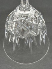 Cut Crystal Wine Glass With Intricate Starburst Design And Diamond-Cut Stem 6.25