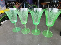 Rare Lot of 4 Vintage Uranium Wine Glass Cocktail Martini Glasses Water
