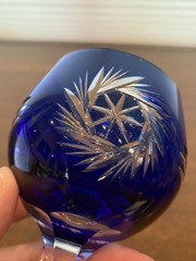 STUNNING VTG Cobalt Blue Cut To Clear PINWHEEL Smooth Stem Wine Glass 8″H